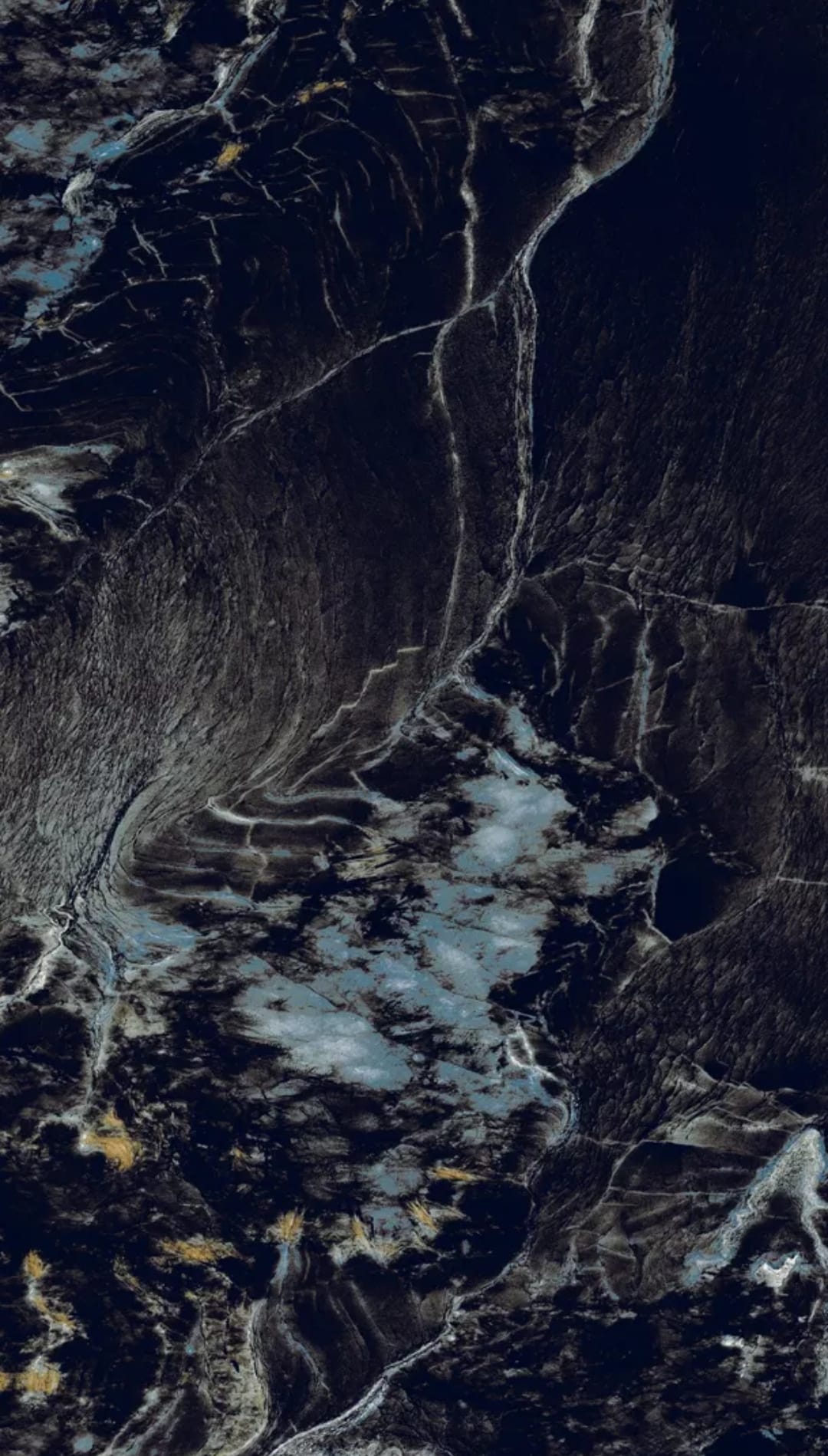 Porcelanato Negro Vetas Celeste - Imagen 3